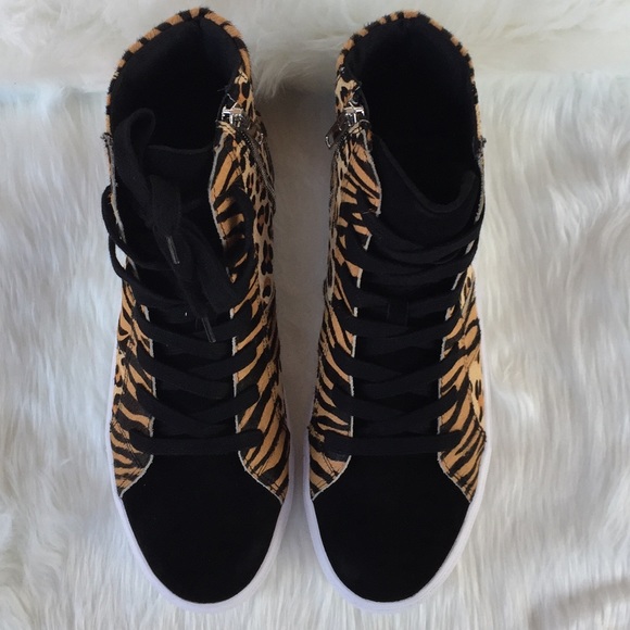 Men’s Steve Madden Leopard tennis shoes. Size 9 - Picture 5 of 5
